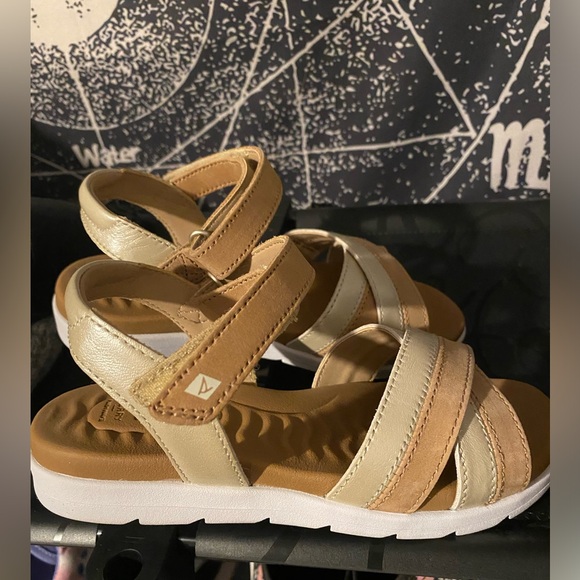 Girls Size 12 (fit my 6 yr old) Sperry Leather Size 13 - Picture 12 of 14